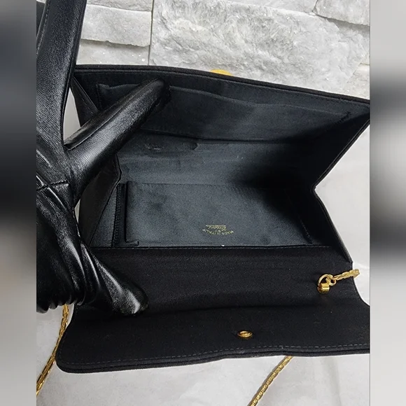 Black Mini Gucci Bag – Vintage Style, Wear as Clutch or Shoulder Bag - Picture 11 of 16